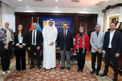 رئيس المكتب الثقافي لسفارة الكويت بالقاهرة في زيارة لجامعة الإسكندرية لتعزيز التعاون