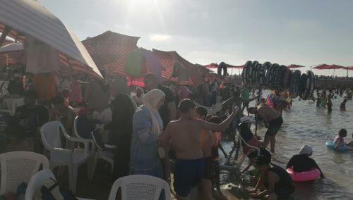 شاطئ الهانوفيل المجاني نسبة إشغال كاملة 100% ويرفع لافته كامل العدد