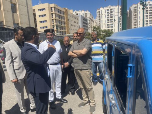 محافظ الإسكندرية استبدال مركبة توك توك تدريجيًا بمركبات حديثة كهربائية صديقة للبيئة لنقل المواطنين