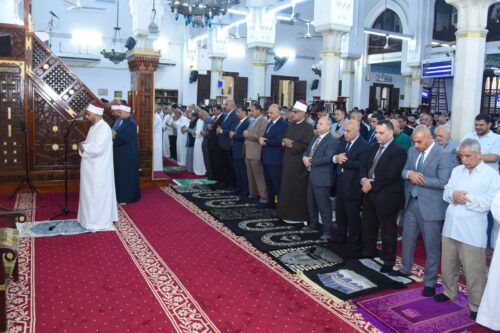 محافظ الإسكندرية يؤدي صلاة عيد الأضحى المبارك بمسجد سيدي جابر بنطاق حى شرق