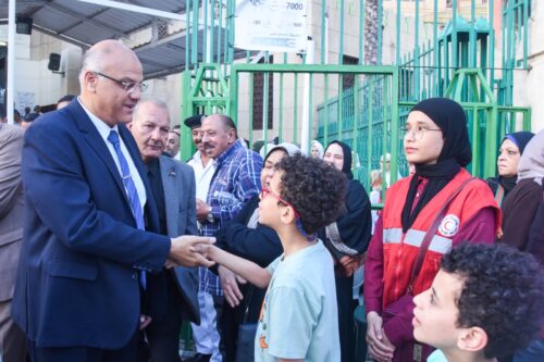 محافظ الإسكندرية يؤدي صلاة عيد الأضحى المبارك بمسجد سيدي جابر بنطاق حى شرق