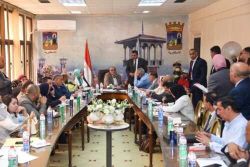 محافظ الإسكندرية يعقد لقاءً جماهيرياً موسعاً بديوان عام حي شرق