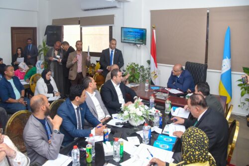 محافظ الإسكندرية يعقد لقاءً جماهيريًا بالمنتزه ثان ويوجه بسرعة فحص الشكاوى 