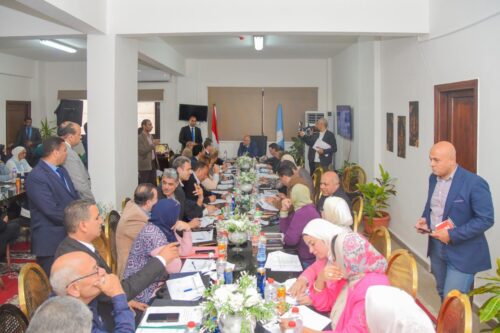 محافظ الإسكندرية يعقد لقاءً جماهيريًا بالمنتزه ثان ويوجه بسرعة فحص الشكاوى 