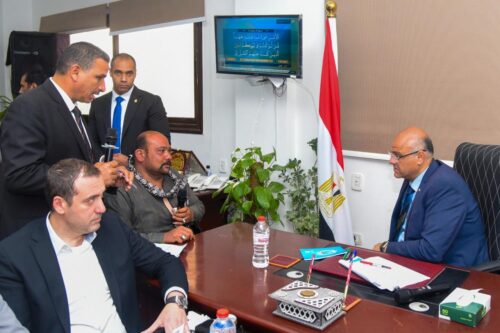 محافظ الإسكندرية يعقد لقاءً جماهيريًا بالمنتزه ثان ويوجه بسرعة فحص الشكاوى 