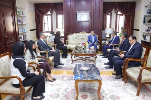 وزير الدولة للإعلام يبحث مع رئيس الأكاديمية العربية سبل تطوير التعليم الإعلامي الرقمي
