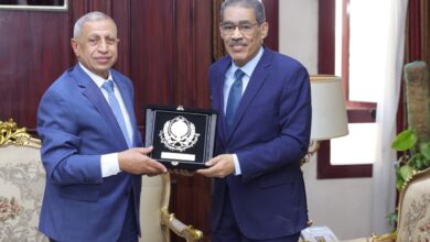 وزير الدولة للإعلام يبحث مع رئيس الأكاديمية العربية سبل تطوير التعليم الإعلامي الرقمي