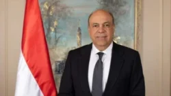 وزير الطيران: مطارات مصر قادرة على استيعاب 30 مليون سائح ضمن رؤية 2030.