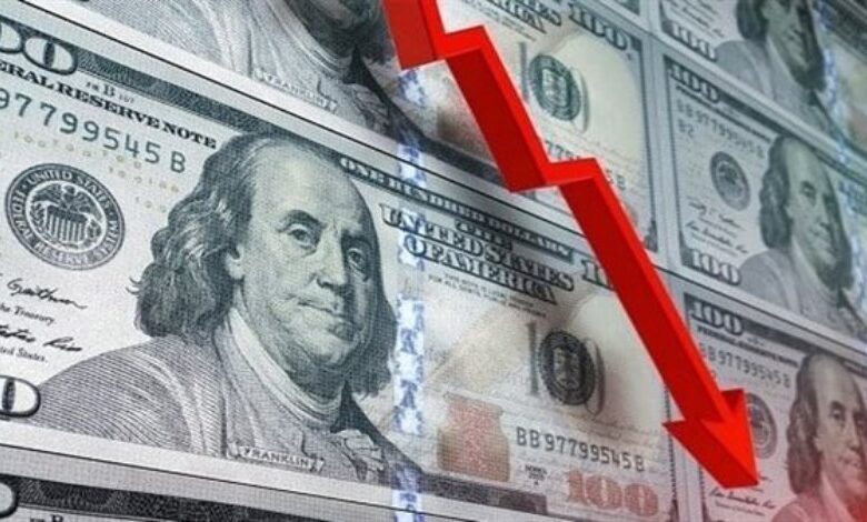 هبوط سعر الدولار اليوم في مصر بختام التعاملات بقيمة 90 قرشاً ليصل إلى 51.04 جنيه للشراء.