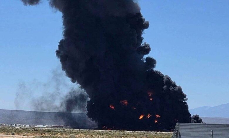 كارثة في قلب كاليفورنيا"تحطم قاذفة أمريكية من طراز بي 52 في كاليفورنيا فور إقلاعها.