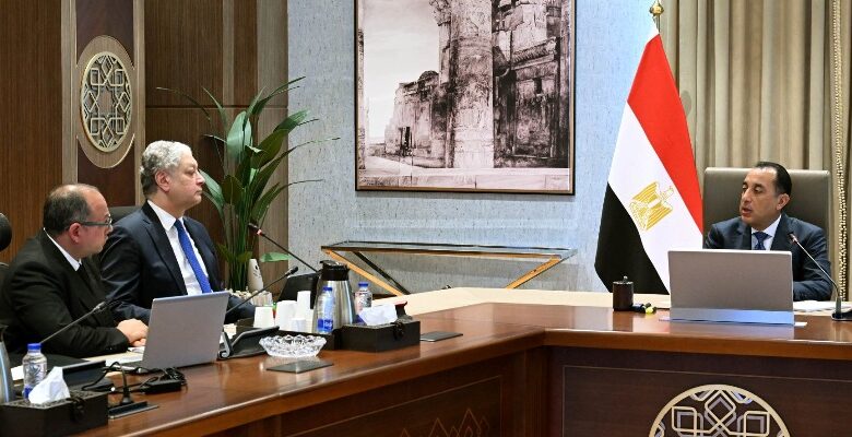 رئيس الوزراء يتابع استعدادات المرحلة الثانية من "حياة كريمة" بـ21 ألف مشروع