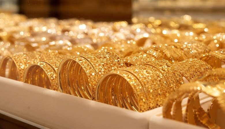 الضرائب تحسم الجدل: لا زيادة على مصنعية الذهب والأسعار مستقرة بالسوق