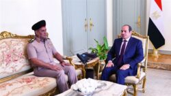 الرئيس السيسي يستقبل وزير الدفاع والإنتاج الحربى