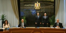رئيس الوزراء يشهد مراسم توقيع اتفاقية بين جهاز مشروعات الخدمة الوطنية وشركة "طاقة عربية"