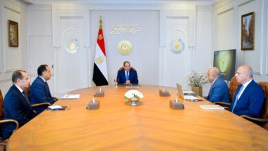 إجتمع الرئيس السيسي، اليوم، مع رئيس مجلس الوزراء، ووزير الكهرباء والطاقة المُتجددة.