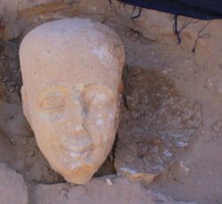 السياحة: الكشف عن عناصر معمارية جديدة من معبد القصر القديم بالواحات البحرية