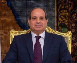 الرئيس السيسي يهنئ منتخب مصر والشعب المصري بفوز الفراعنة على نيوزيلندا بالمونديال