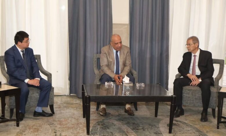 وزير الكهرباء والطاقة المتجددة يشارك مجموعة صاني الصينية الاحتفال ببدء العمل