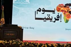 بحضور وزير الخارجية سفراء إفريقيا يتذوقون كشري أبو طارق في جامعة القاهرة