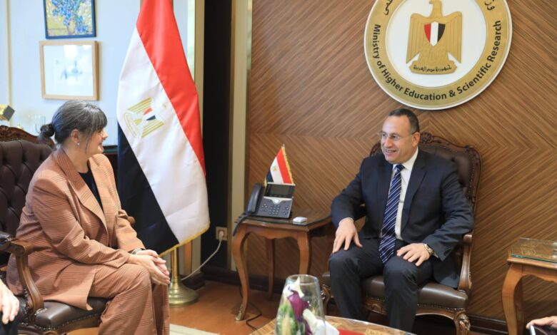 استقبل الدكتور عبد العزيز قنصوة وزير التعليم العالي والبحث العلمي