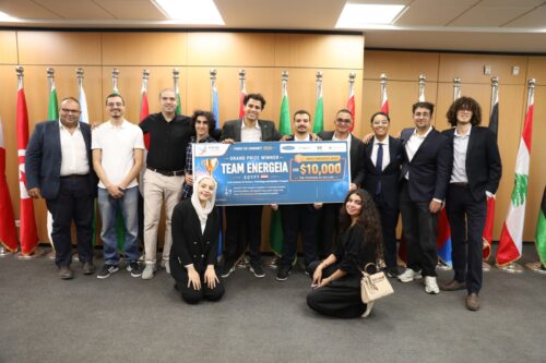 طلاب الأكاديمية العربية يحصدون الجائزة الكبرى في مسابقة Power The Community العالمية لعام 2026