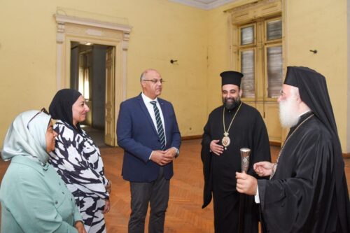 محافظ الإسكندرية وبابا الروم الأرثوذكس يتفقدان مبنى مدرسة "أفيروف" التاريخي