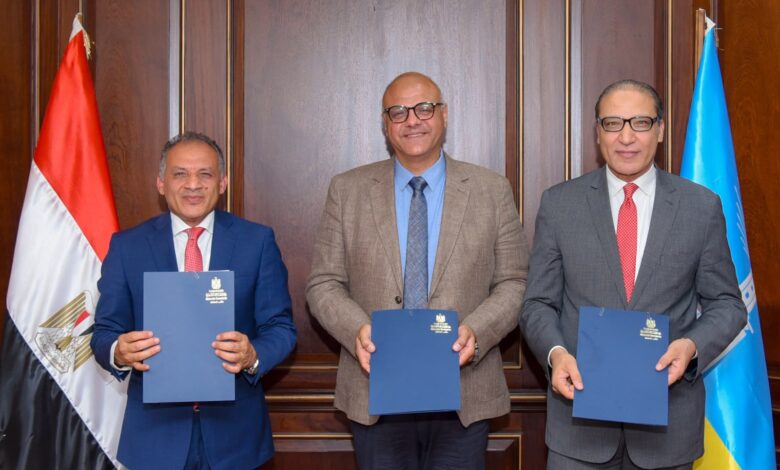 محافظ الإسكندرية يشهد توقيع عقد تسوية مع مؤسستي الأهرام والأخبار لإنهاء التشابكات المالية بين الجانبين