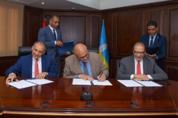 محافظ الإسكندرية يشهد توقيع عقد تسوية مع مؤسستي الأهرام والأخبار لإنهاء التشابكات المالية بين الجانبين