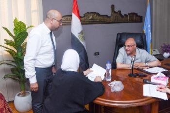 محافظ الإسكندرية يعقد لقاءً جماهيريًا بحي غرب ويوجه بسرعة فحص الشكاوى واتخاذ إجراءات عاجلة لحلها