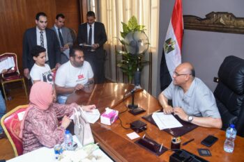 محافظ الإسكندرية يعقد لقاءً جماهيريًا بحي غرب ويوجه بسرعة فحص الشكاوى واتخاذ إجراءات عاجلة لحلها