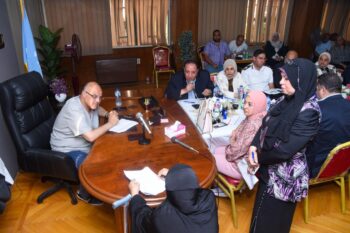 محافظ الإسكندرية يعقد لقاءً جماهيريًا بحي غرب ويوجه بسرعة فحص الشكاوى واتخاذ إجراءات عاجلة لحلها