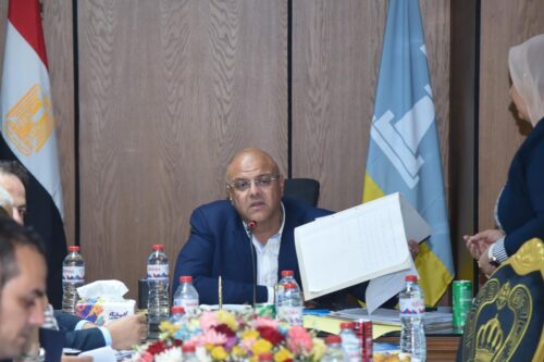 محافظ الإسكندرية يعقد لقاءً جماهيريًا بديوان عام حي منتزه أول لبحث شكاوى المواطنين