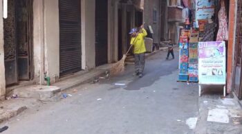 محافظة الإسكندرية تبدأ تطبيق منظومة جمع المخلفات من أسفل العقارات بمنطقة أبو خروف