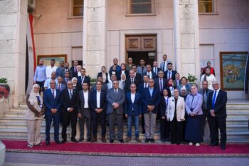 وزير الاستثمار والتجارة الخارجية ومحافظ الإسكندرية يبحثان مع قيادات الهيئة العامة للتحكيم واختبارات القطن
