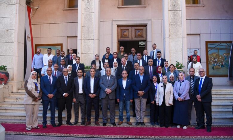 وزير الاستثمار والتجارة الخارجية ومحافظ الإسكندرية يبحثان مع قيادات الهيئة العامة للتحكيم واختبارات القطن