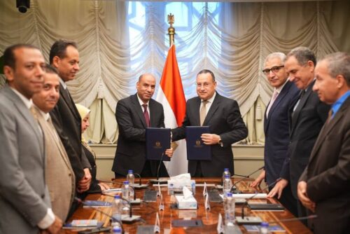 وزيرا التعليم العالي والعمل يوقعان بروتوكولًا لإعداد كوادر متخصصة في السلامة المهنية والموارد البشرية