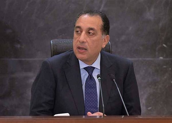 مدبولى يوجه رسالة للاعبى منتخب مصر أثبتوا إن المصرى بيحب بلده