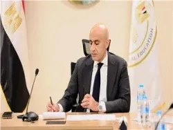 عبداللطيف:يصدر قرارا بحركة نقل وتغيير لمديري ووكلاء المديريات التعليمية