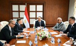 مدبولي يلتقي مدير روسآتوم الروسية للطاقة الذرية ويؤكد تسريع تنفيذ محطة الضبعة