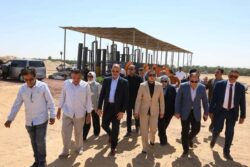 رئيس هيئة تنمية الصعيد يتابع مشروع تدوير المخلفات الزراعية بالخارجة