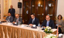 وزير الخارجية يشهد مراسم التوقيع على إعلان النوايا للتعاون في مجال الهجرة بين مصر وفرنسا.