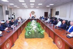 وزير العمل يلتقي ممثلي شُعب شركات إلحاق العمالة بالخارج لتعزيز التعاون وتوفير فرص عمل لائقة للشباب.