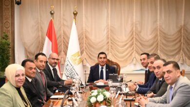 وزير الشباب يناقش آليات إطلاق مشروع "اقتصاد الشباب" لتعظيم مساهمة الشباب في النشاط الاقتصادي.