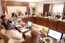وزير الصحة يشهد اجتماع هيئة الدواء لبحث توطين صناعة المستحضرات الحيوية