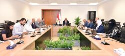 وزير الري يتابع تنفيذ المشروع القومي لحماية نهر النيل