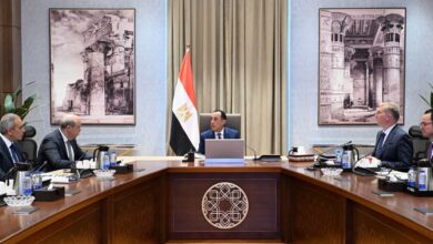 مدبولي: يتابع عددًا من ملفات العمل المشتركة بين وزارتي الطيران المدني والبترول