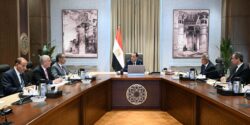 بتوجيهات الرئيس السيسي.. مدبولي يبحث تحويل توصيات تطوير الإعلام إلى خطة تنفيذية