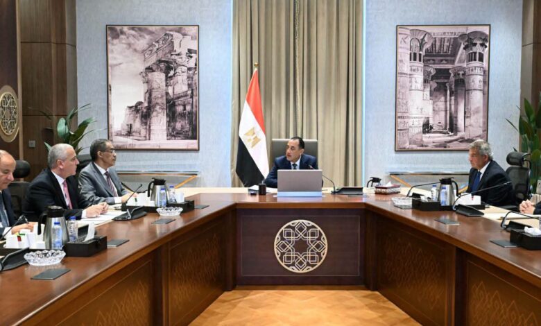 بتوجيهات الرئيس السيسي.. مدبولي يبحث تحويل توصيات تطوير الإعلام إلى خطة تنفيذية
