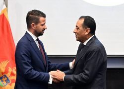 رئيس الوزراء ورئيس الجبل الأسود يبحثان تعزيز التعاون ويشهدان توقيع مذكرة للموانئ