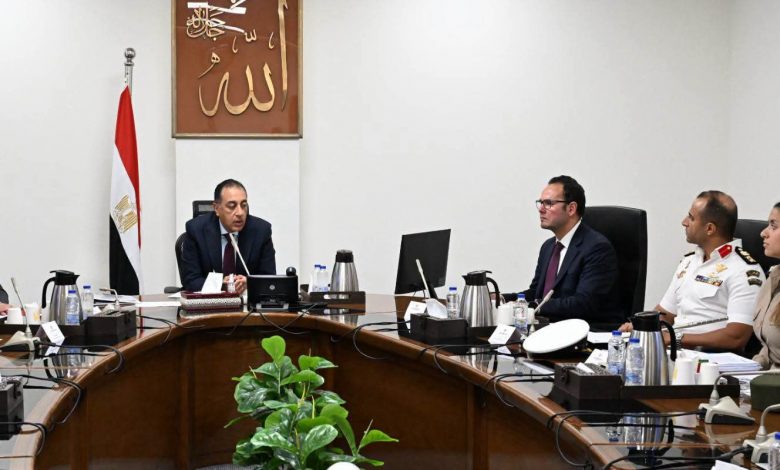 رئيس الوزراء يتابع خطة الحكومة لمواجهة ظاهرة الكلاب الضالة